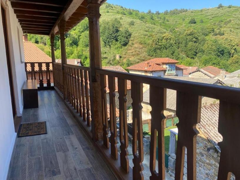 فيلا La Balconada De Valdeon بوسادا دي فالديون المظهر الخارجي الصورة
